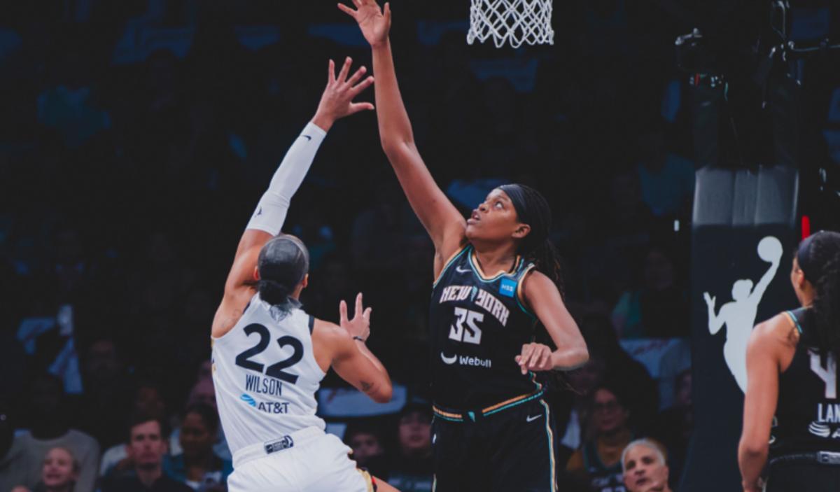 Jonquel Jones (35) put forth a dominant effort to keep the Liberty's championship hopes alive